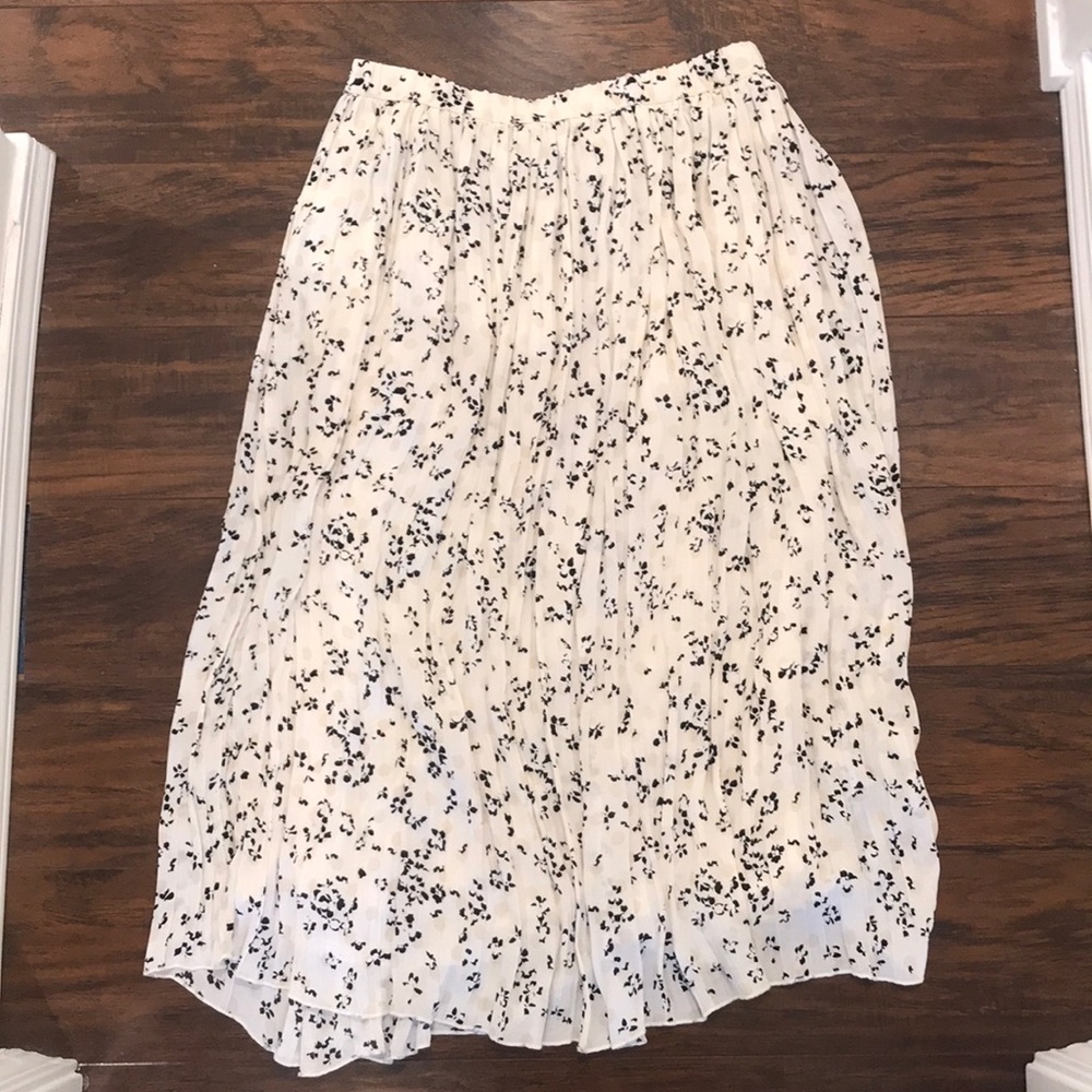 H&M cream/black floral print accordion maxi skirt